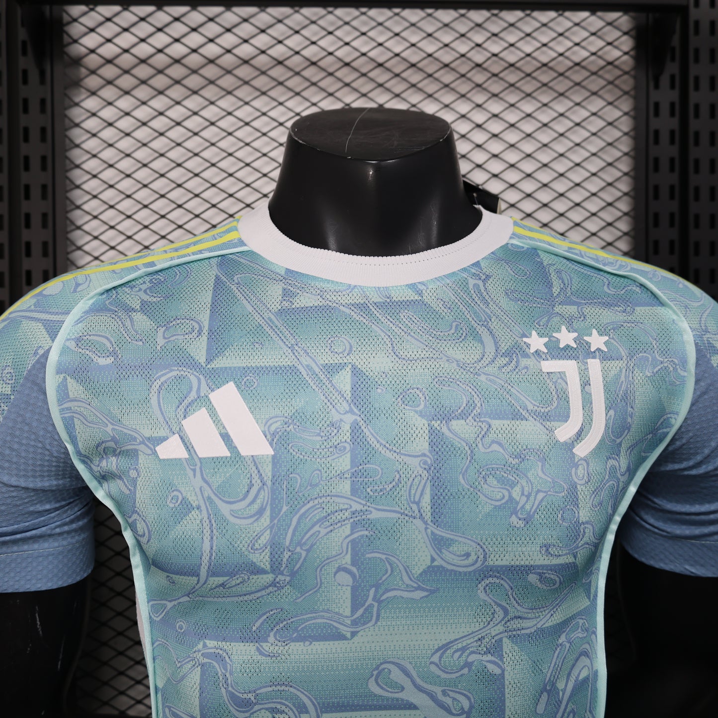 Juventus 25-26 Away Jersey