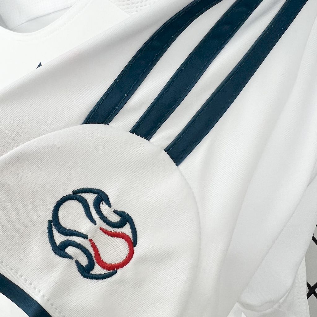 Liverpool 06-07 Away Retro Jersey