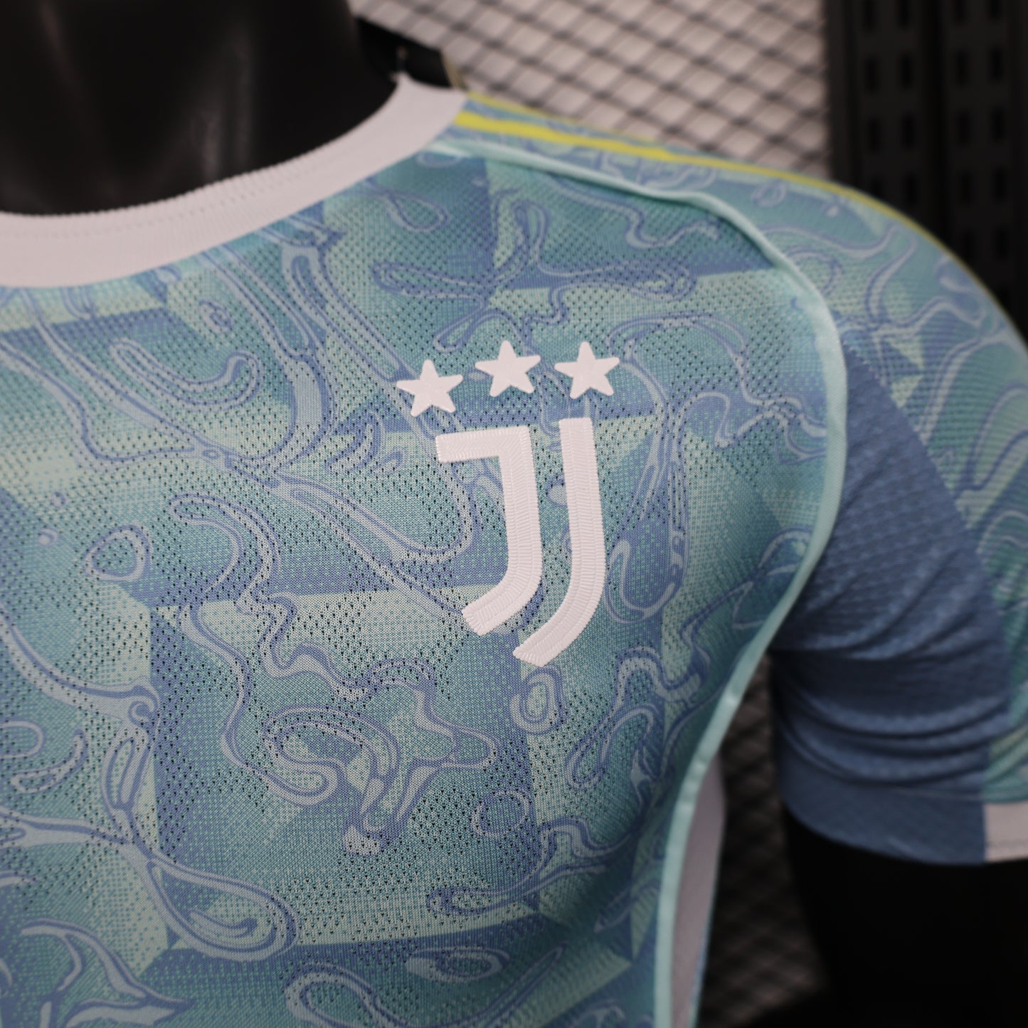 Juventus 25-26 Away Jersey