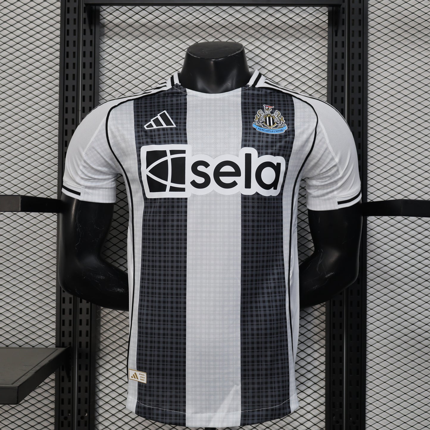 Newcastle United 25-26 Home Jersey