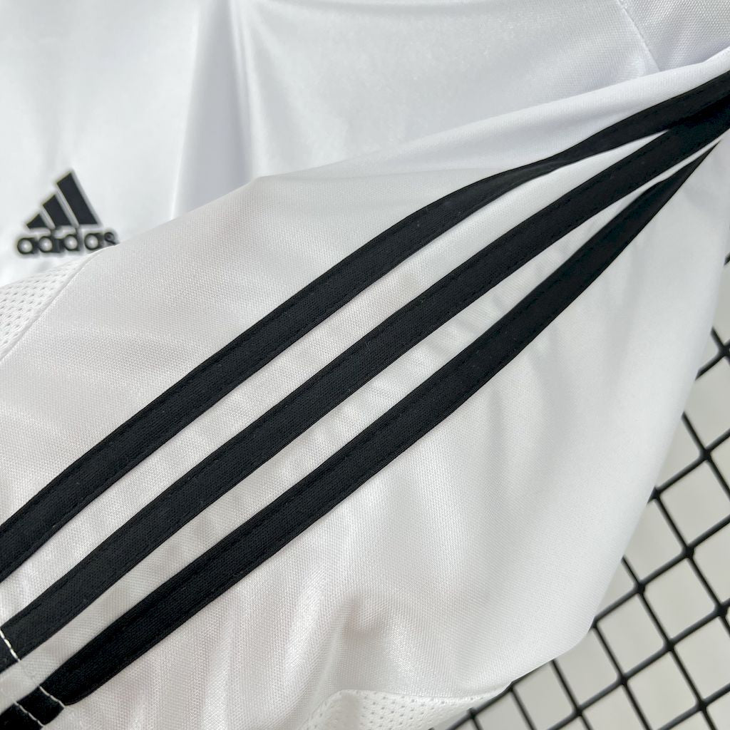 Real Madrid 04-05 Home Retro Jersey