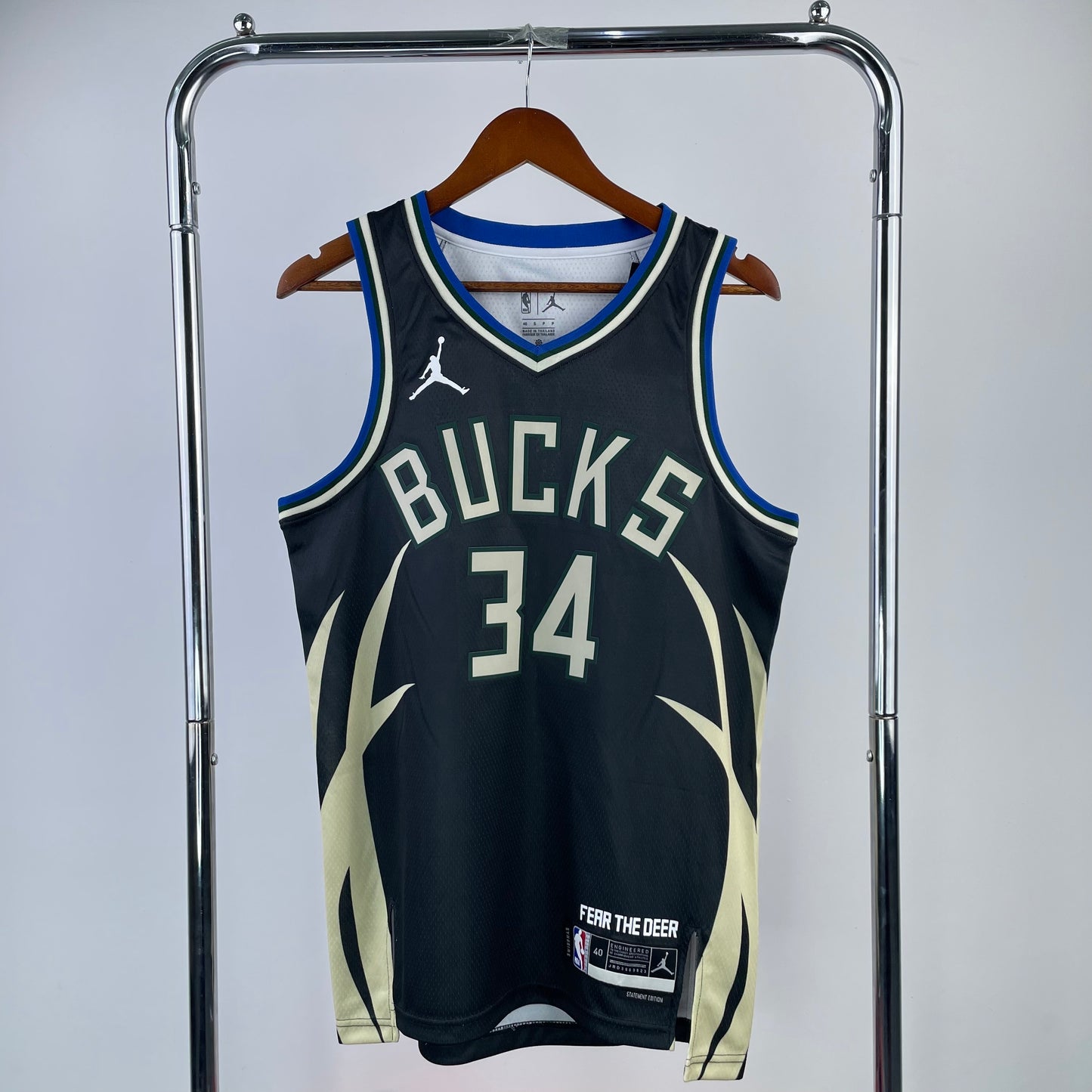 Milwaukee Bucks 22-23 Statement Edition Swingman Jersey