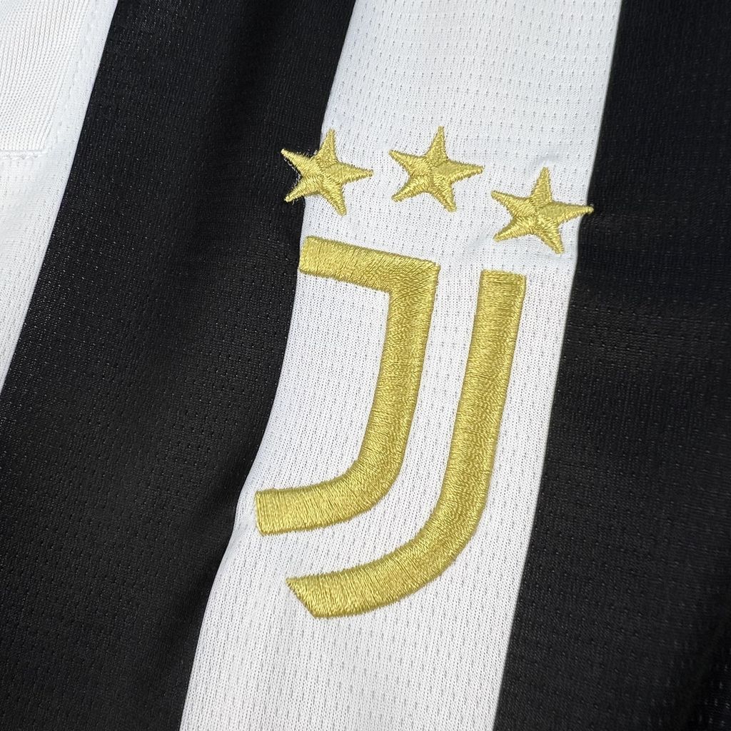 Juventus 26-27 Home Jersey