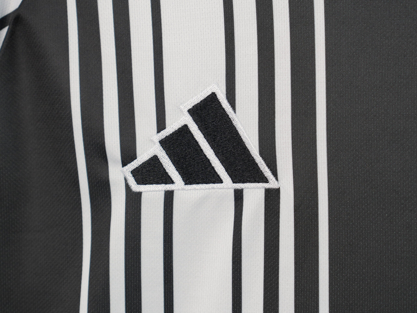 Newcastle United 26-27 Home Jersey