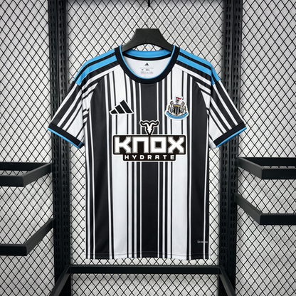 Newcastle United 26-27 Home Jersey