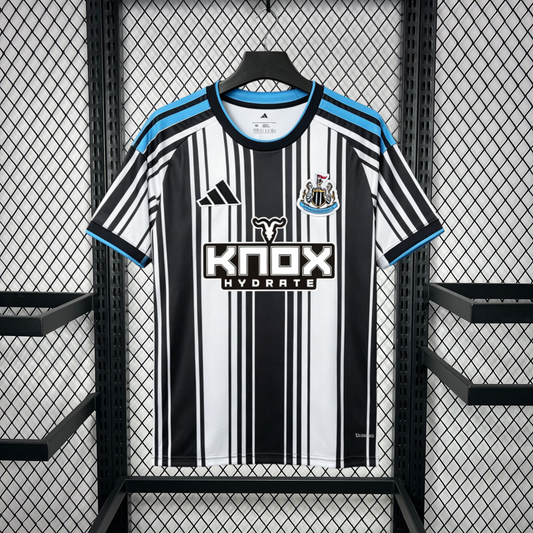 Newcastle United 26-27 Home Jersey