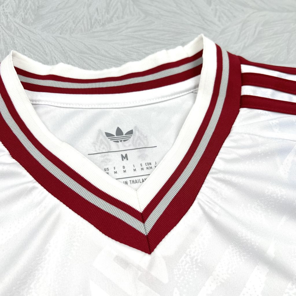 Liverpool 26-27 Away Jersey