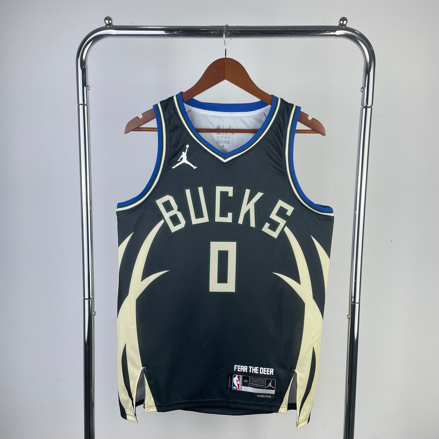 Milwaukee Bucks 22-23 Statement Edition Swingman Jersey