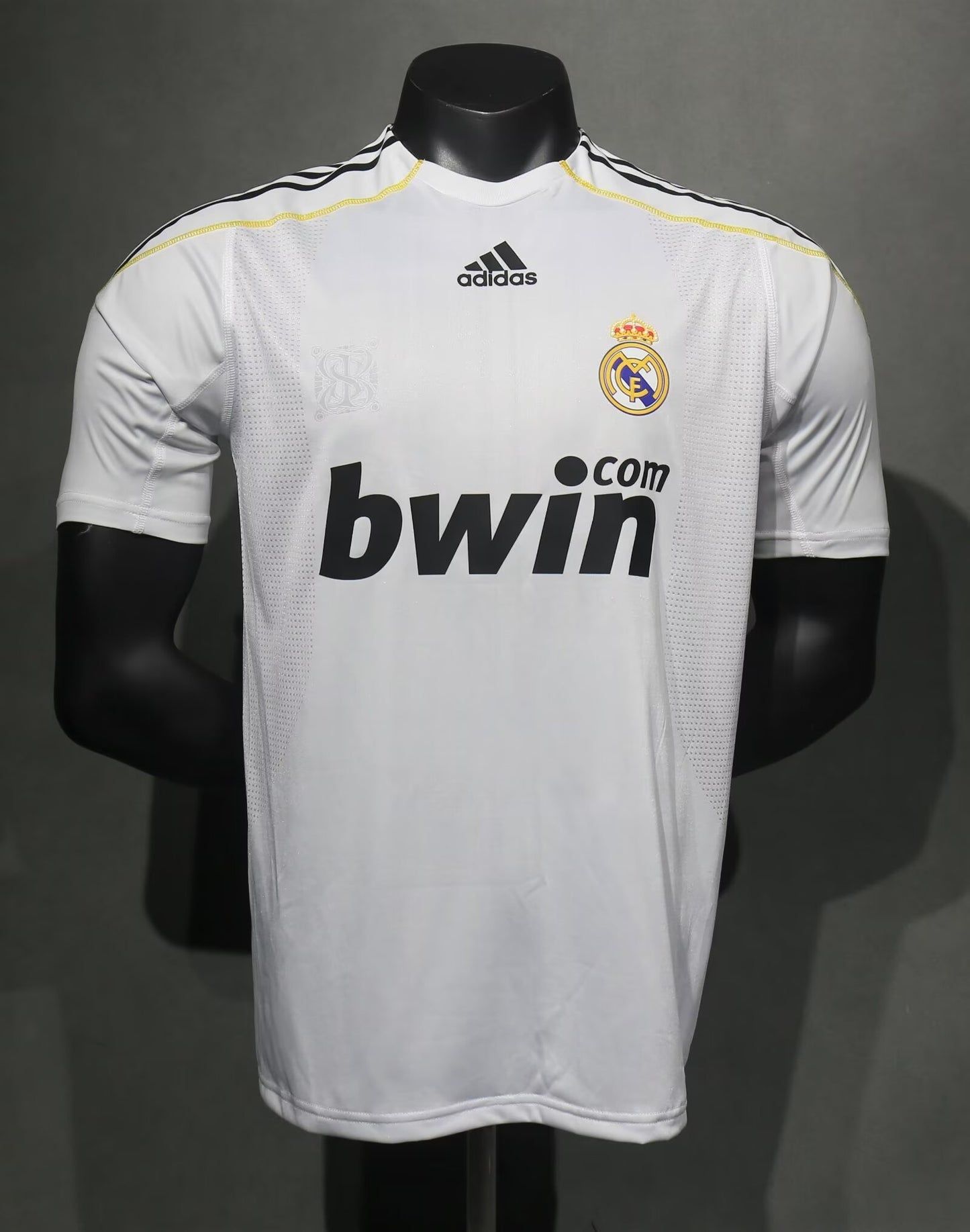 Real Madrid 09-10 Home Retro Jersey