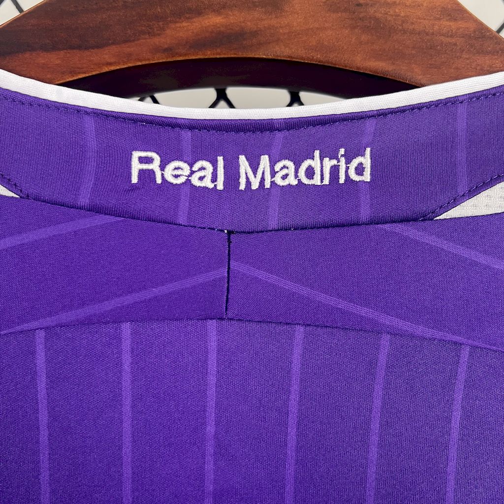 Real Madrid 06-07 Third Retro Jersey