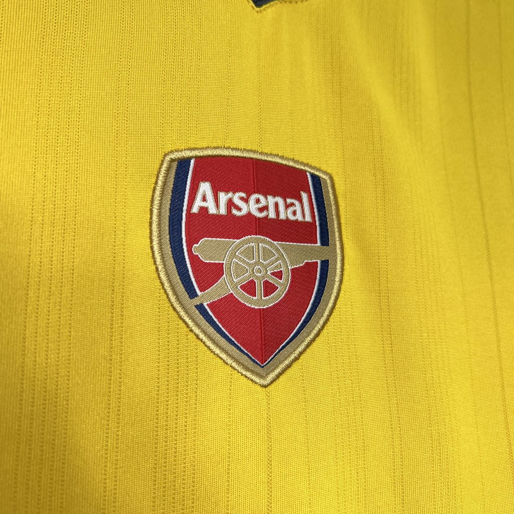 Arsenal 05-06 Away Retro Jersey