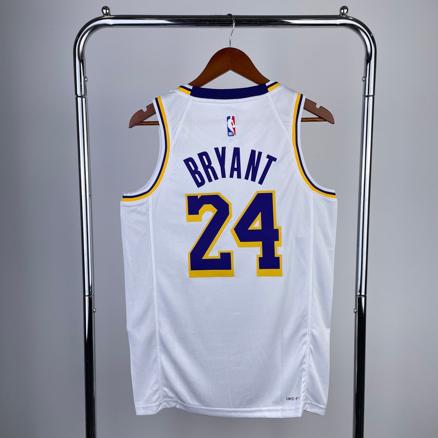 Los Angeles Lakers 22-23 White Association Edition Swingman Jersey
